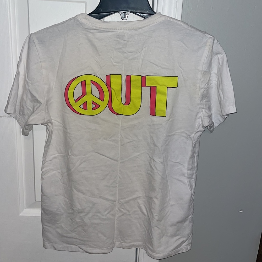 Peace Out Tee - Picture 2 of 3